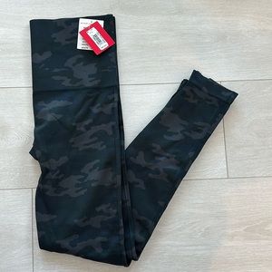 Spanx Look At Me Now Leggings